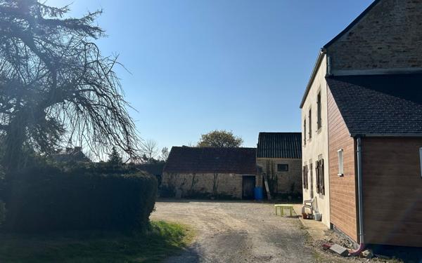 Maison à vendre    5 pièces •  Mespaul