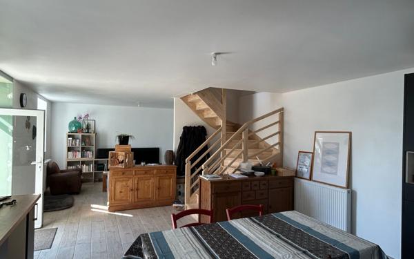 Maison à vendre    5 pièces •  Mespaul