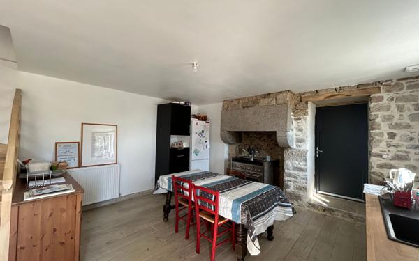 Maison à vendre    5 pièces •  Mespaul