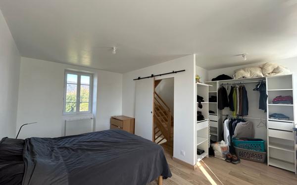 Maison à vendre    5 pièces •  Mespaul