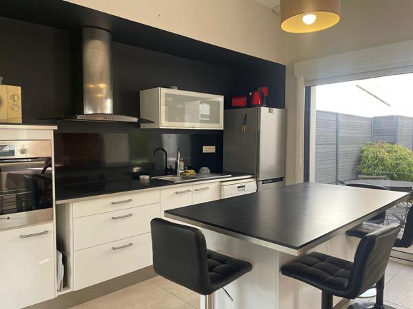 A louer à Saint Avé, Maison contemporaine meublée 4 pièces de 94.85 m2