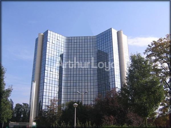 Bureaux à louer à Tourcoing dans la Tour Mercure avec parking sécurisé