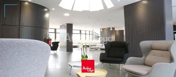 Bureaux à louer à Tourcoing dans la Tour Mercure avec parking sécurisé