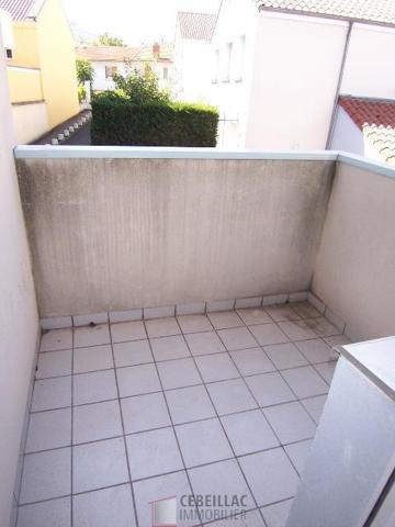 A COTE DE LA FACULTE DE MEDECINE