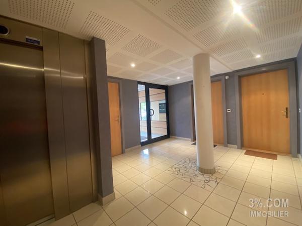 3%COM Bel appartement F4 avec terrasse et grand garage  Hochfelden (67270)