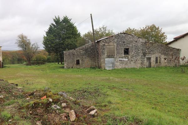 Maison à vendre 5 pièces BRESDON (17) sur une parcelle de 7950m²