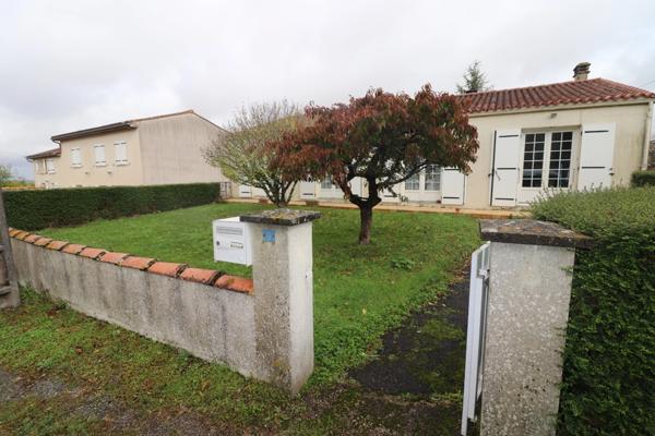 Maison à vendre 5 pièces BRESDON (17) sur une parcelle de 7950m²