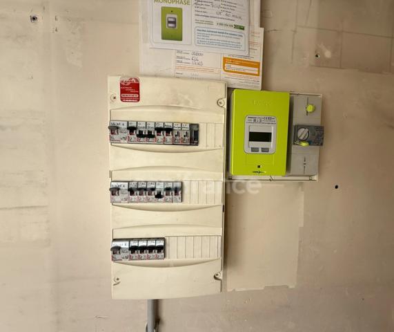 Local/bureau à usage commercial ou professionnel