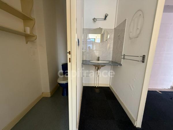 Local/bureau à usage commercial ou professionnel