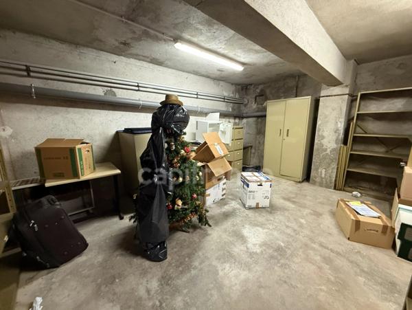 Local/bureau à usage commercial ou professionnel
