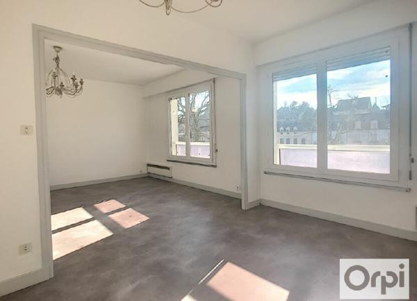 Appartement à louer    3 pièces • 81,75 m2 Néris-les-Bains