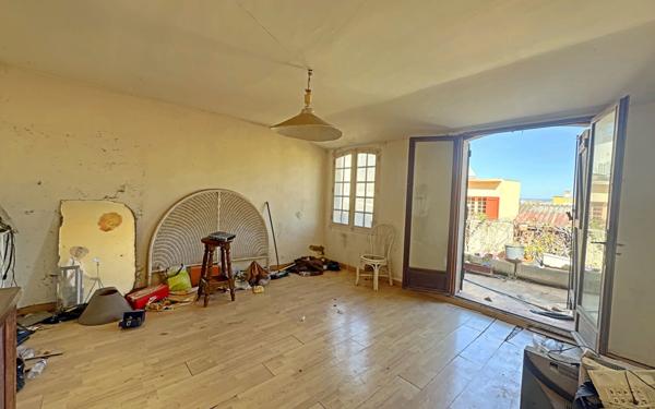 Maison à vendre    2 pièces •  Marseille 8