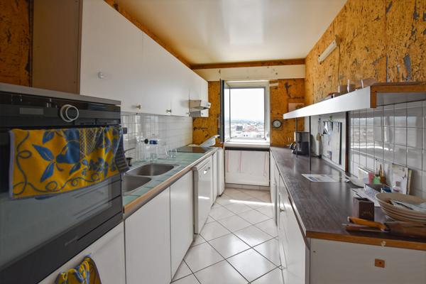 À vendre - Appartement T5 - 105 m² -  Centre-ville - 129 000 €