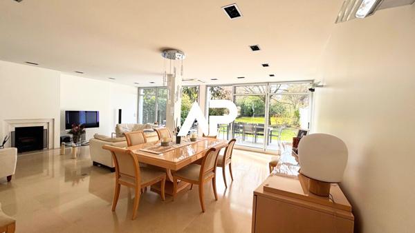 Demeure de prestige à Enghien-les-bains 1 760 000 € **  - Référence  1578
