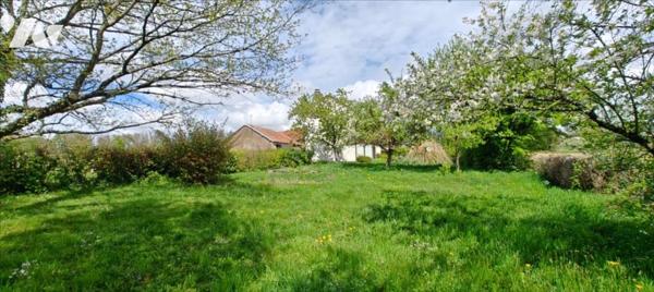 CHASSEY LES MONTBOZON : Maison ancienne sur 762 m² de terrain