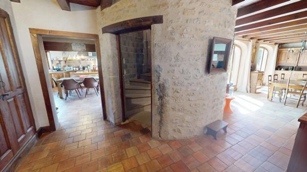 Propriété spacieuse sur grand terrain à Brenod