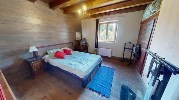 Propriété spacieuse sur grand terrain à Brenod