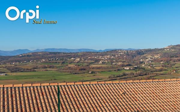 Maison à louer    3 pièces •  Villeneuve-de-Berg