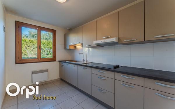 Maison à louer    3 pièces •  Villeneuve-de-Berg