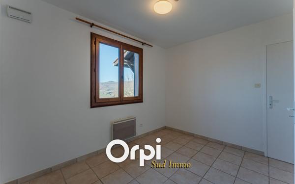 Maison à louer    3 pièces •  Villeneuve-de-Berg