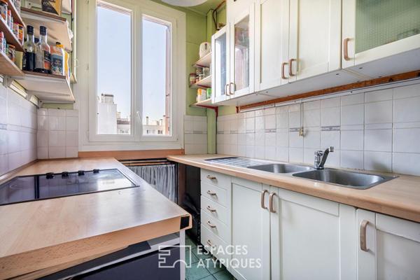 Dernier étage avec ascenseur et balcon