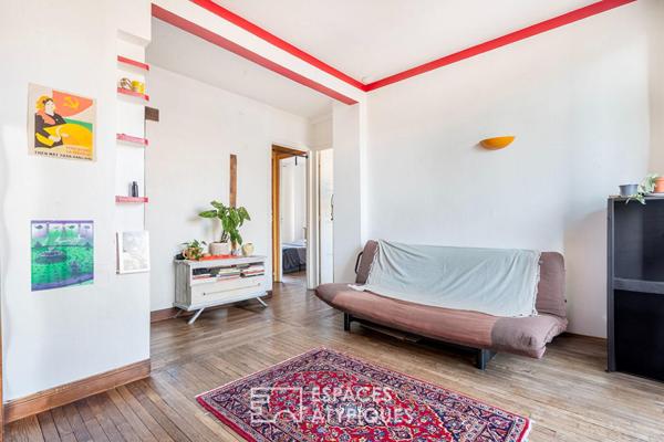 Dernier étage avec ascenseur et balcon