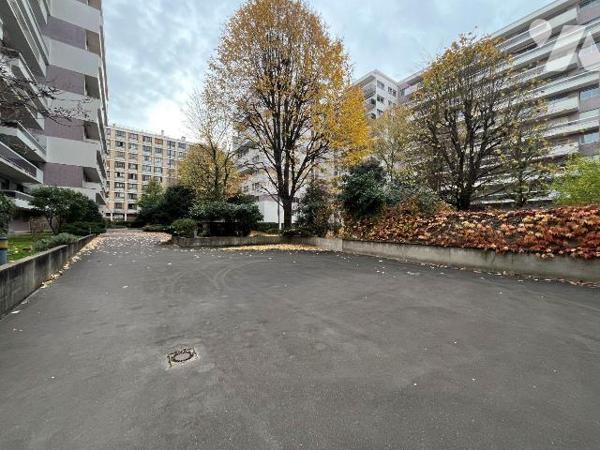 Exclusivité  SAS R&R Notaires
Appartement familial  48 rue Vouillé, Paris 15

Découvrez ce v...