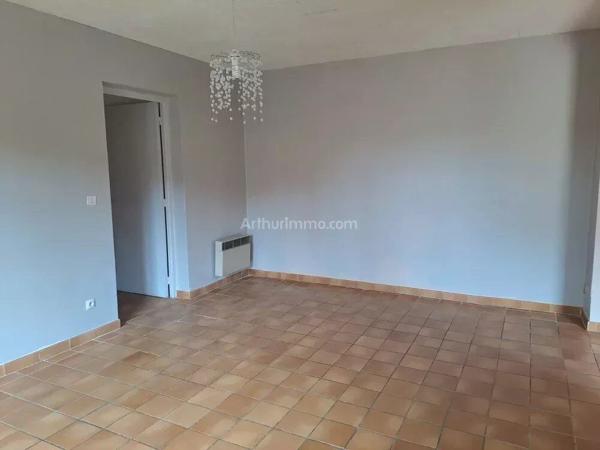 Location Maison 2 pièces 51 m2 à Salernes