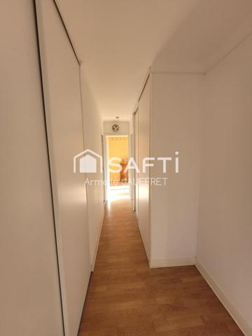 T3 au 1er étage, 2 chambres, tout à proximité.
