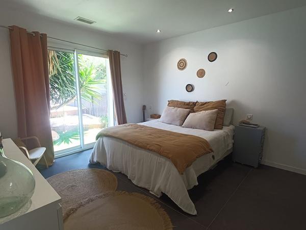 Sete - Maison de plain-pied d'environ 110M² de type 4, avec piscine et dépendance