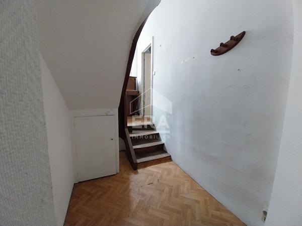 Appart. à vendre T5 - Blois - Très bien placé au coeur du centre-ville, beaux espaces à rénover.