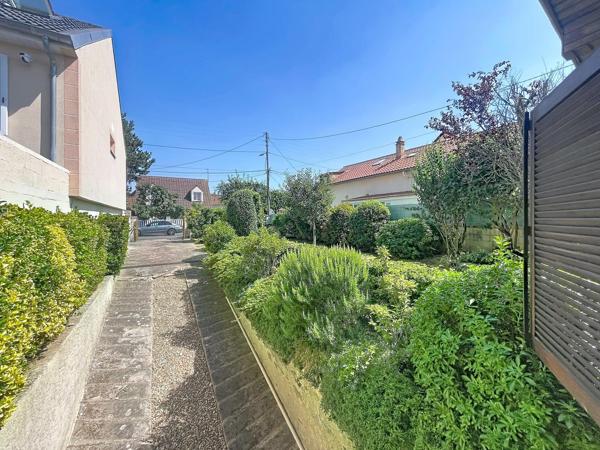 MAISON INDIVIDUELLE PLAIN PIED SUR LE PLATEAU D'ATHIS-MONS