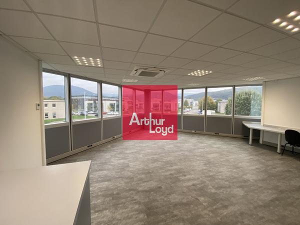 Bureaux à louer à Échirolles dans Parc Galaxie Sud nombreux parkings