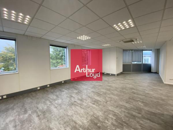 Bureaux à louer à Échirolles dans Parc Galaxie Sud nombreux parkings