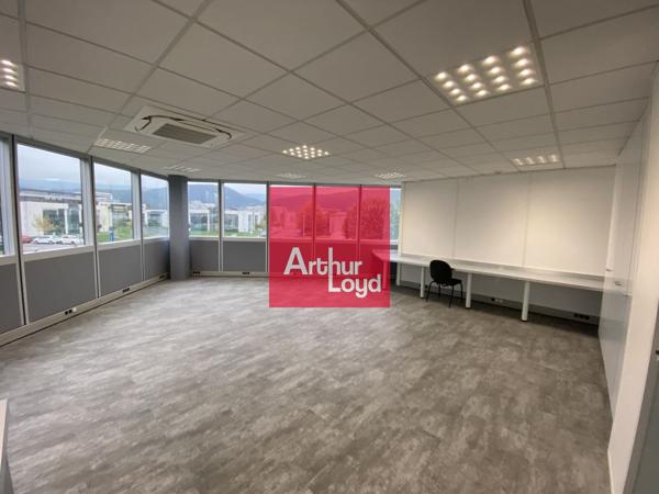 Bureaux à louer à Échirolles dans Parc Galaxie Sud nombreux parkings