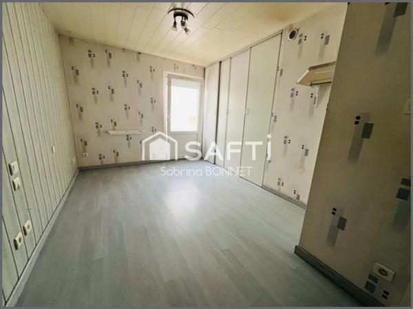 Proximité des commerces, 10 minutes de La Roche-Sur-Yon, 40 minutes de Nantes.