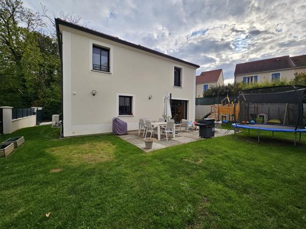 Villecresnes (94440) Maison contemporaine 2019 en fond d'impasse – À seulement 10 minutes à pied du centre-ville