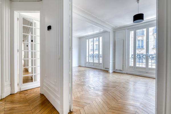 Bureaux à louer à PARIS 75015