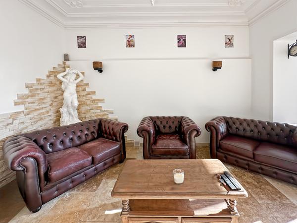 maison bourgeoise jardin et parking