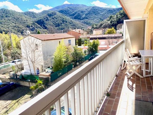 F2 avec balcon et box
