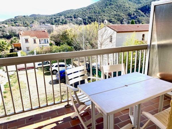F2 avec balcon et box