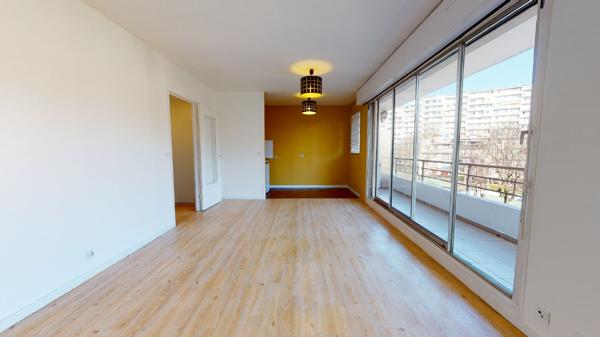 Appartement T1 à louer à Fresnes avec terrasse, parking et cave