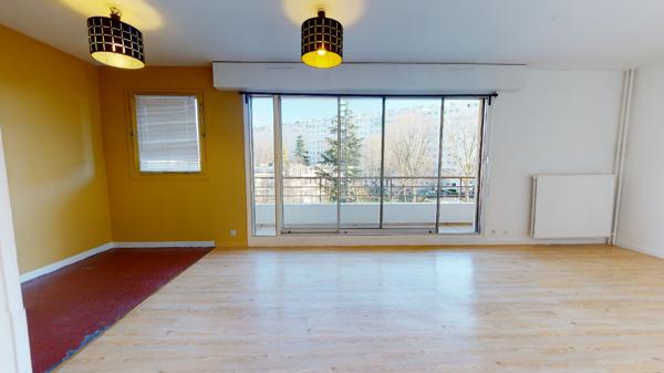 Appartement T1 à louer à Fresnes avec terrasse, parking et cave