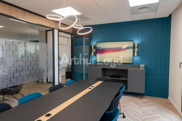 Bureaux à louer à Villeneuve d'Ascq - Surface neuve de 460 m² proche métro avec parkings
