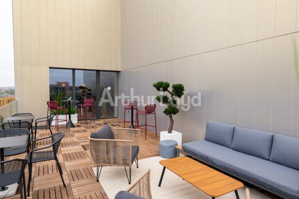 Bureaux à louer à Villeneuve d'Ascq - Surface neuve de 460 m² proche métro avec parkings
