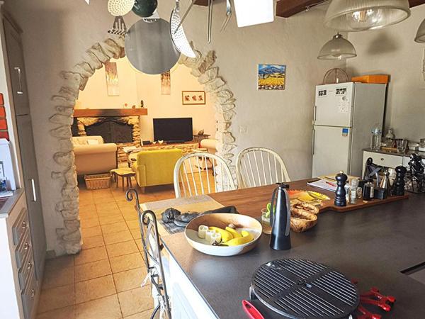 AUBIGNAN : SPACIEUSE MAISON DE 213 M² AVEC VUE SUR LE MONT VENTOUX
