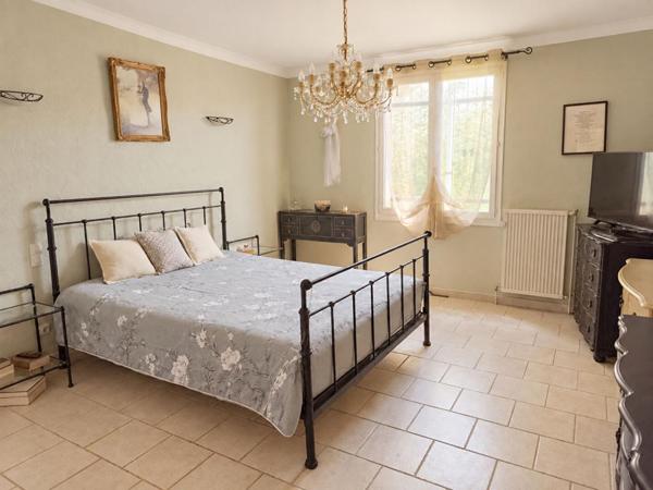 AUBIGNAN : SPACIEUSE MAISON DE 213 M² AVEC VUE SUR LE MONT VENTOUX