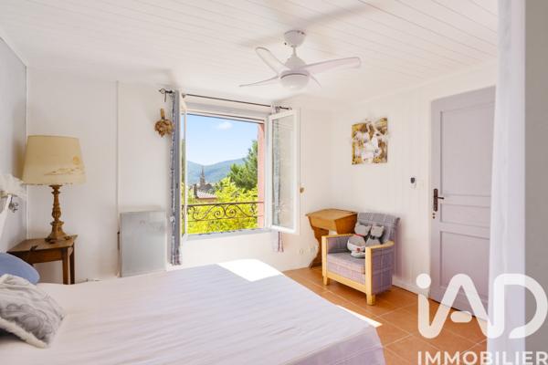 Maison à vendre 7 pièces 180 m² Cuges-les-Pins
