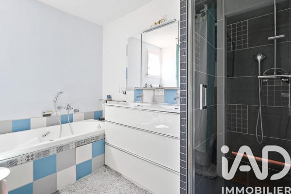 Maison à vendre 7 pièces 180 m² Cuges-les-Pins