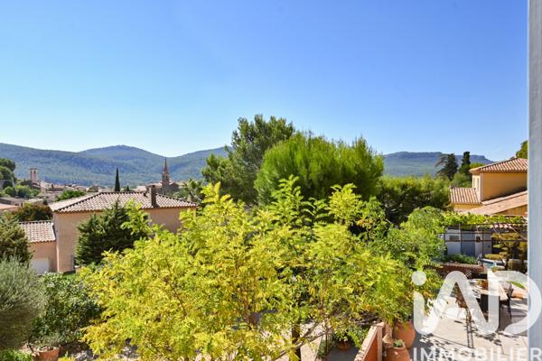 Maison à vendre 7 pièces 180 m² Cuges-les-Pins